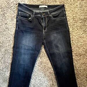 Buckle Cropped Jeans